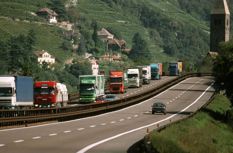 Autotrasporto pacchetto mobilit&agrave;, Uiltrasporti: bene il voto del Parlamento europeo, ora misure di attuazione e controllo senza intoppi