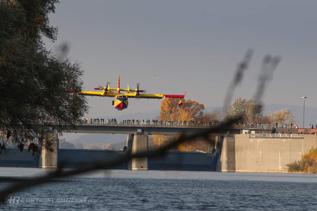 Missione in Austria terminata, i Canadair rientrano in Italia