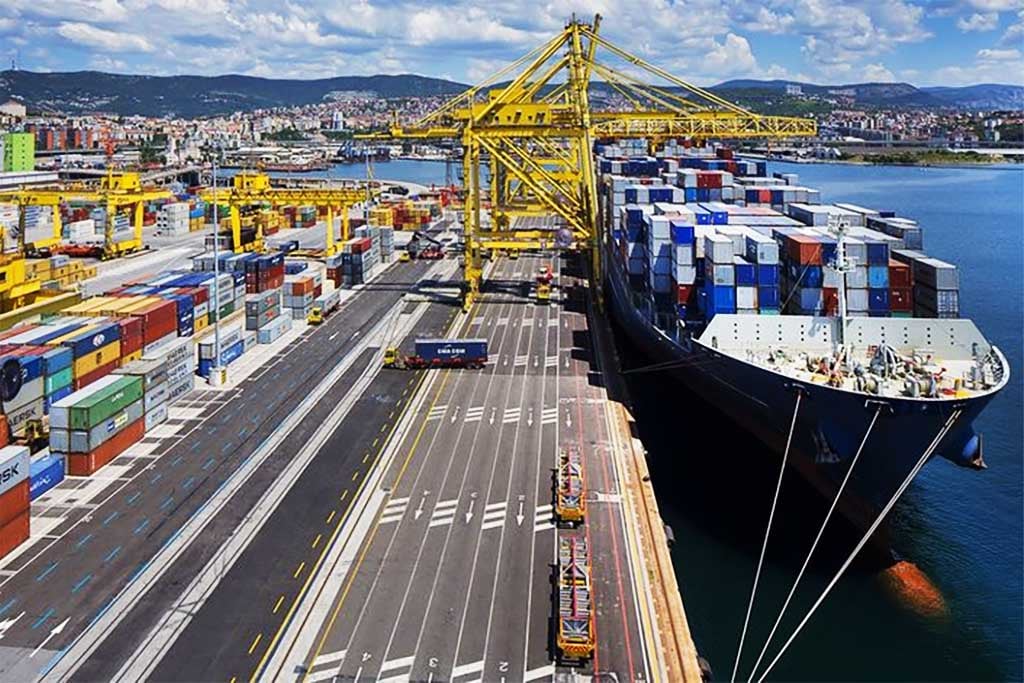 Porti: altissima adesione allo sciopero. Rinnovo del contratto subito o la protesta andr&agrave; avanti