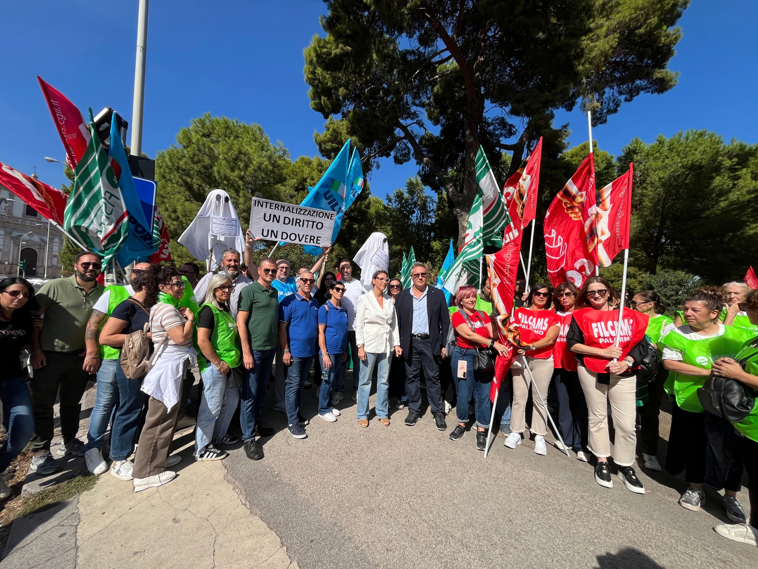 Ausiliari sanità, Filcams Cgil, Fisascat Cisl e Uiltrasporti, Sicilia dopo il sit-in: “Nessuna internalizzazione nell’immediato. Aperture solo sulla valorizzazione dell’esperienza e sulle nuove gare”