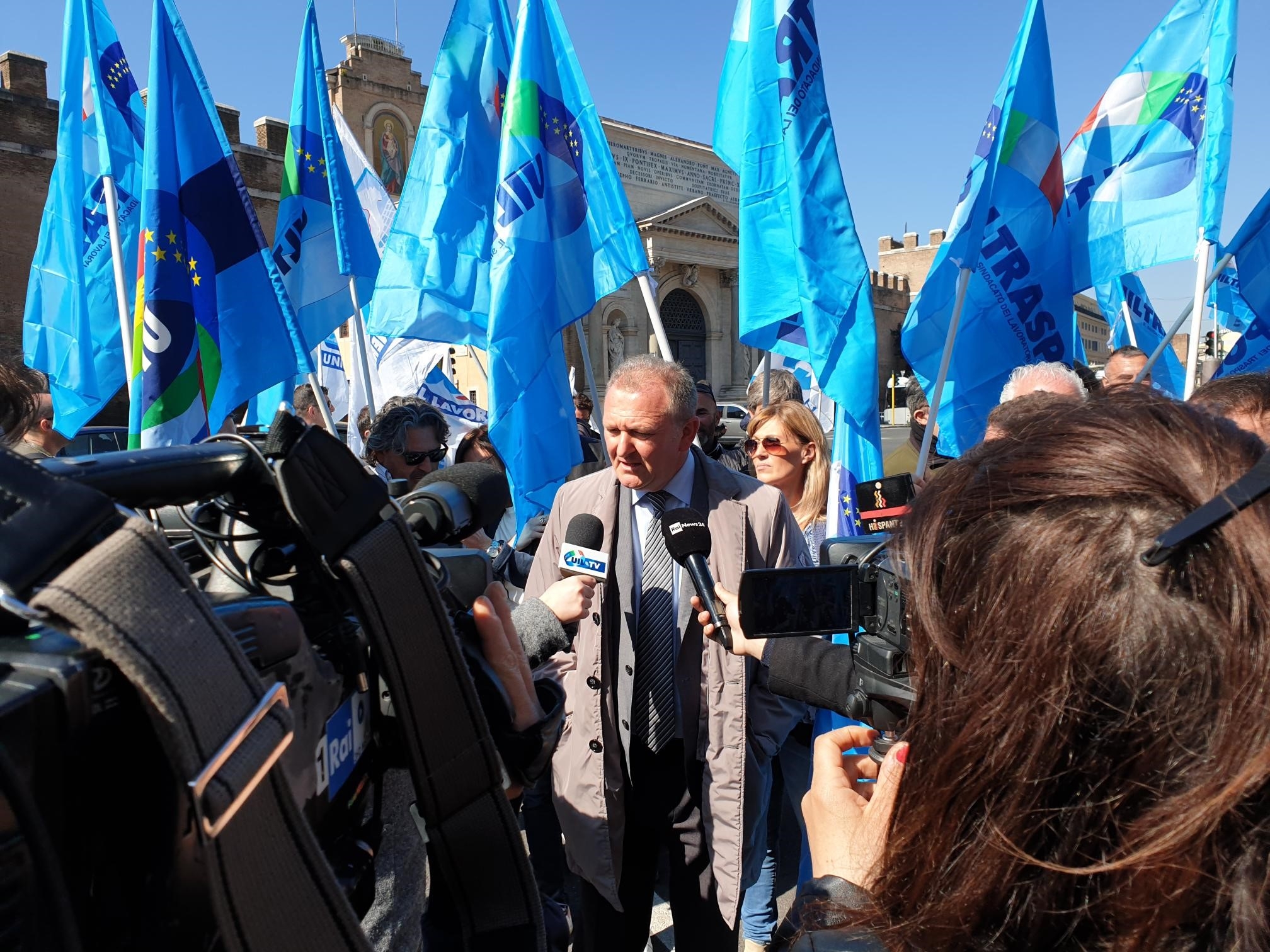 Sciopero Trasporto Aereo, Tarlazzi: Ministro e Sottosegretario assenti ingiustificati sui temi del lavoro