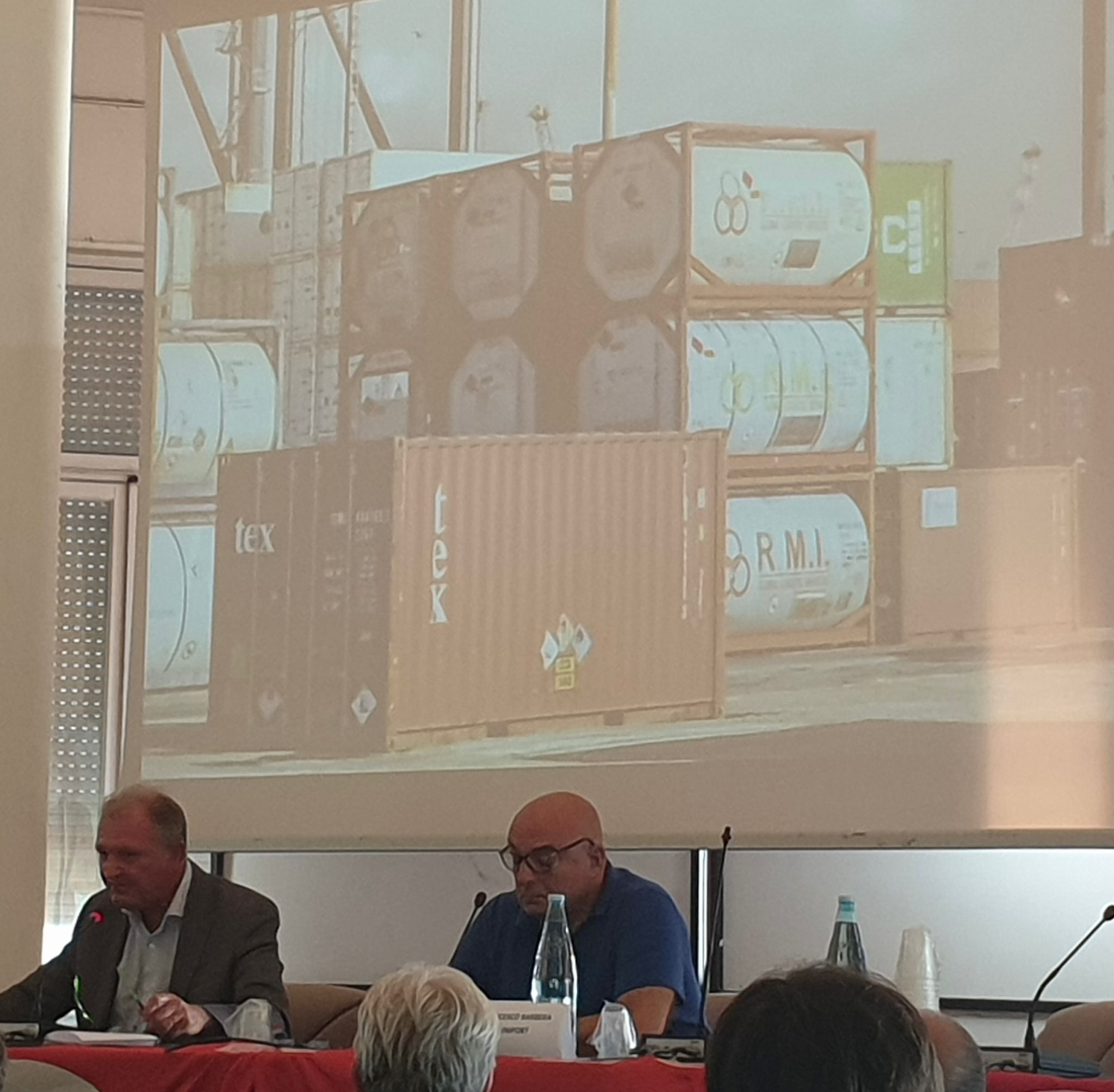 Il Segretario Generale, Claudio Tarlazzi, è intervenuto oggi a Livorno al convegno "Quello che ci unisce - beni comuni: porto e logistica crescita e regolazione" organizzato da Articolouno