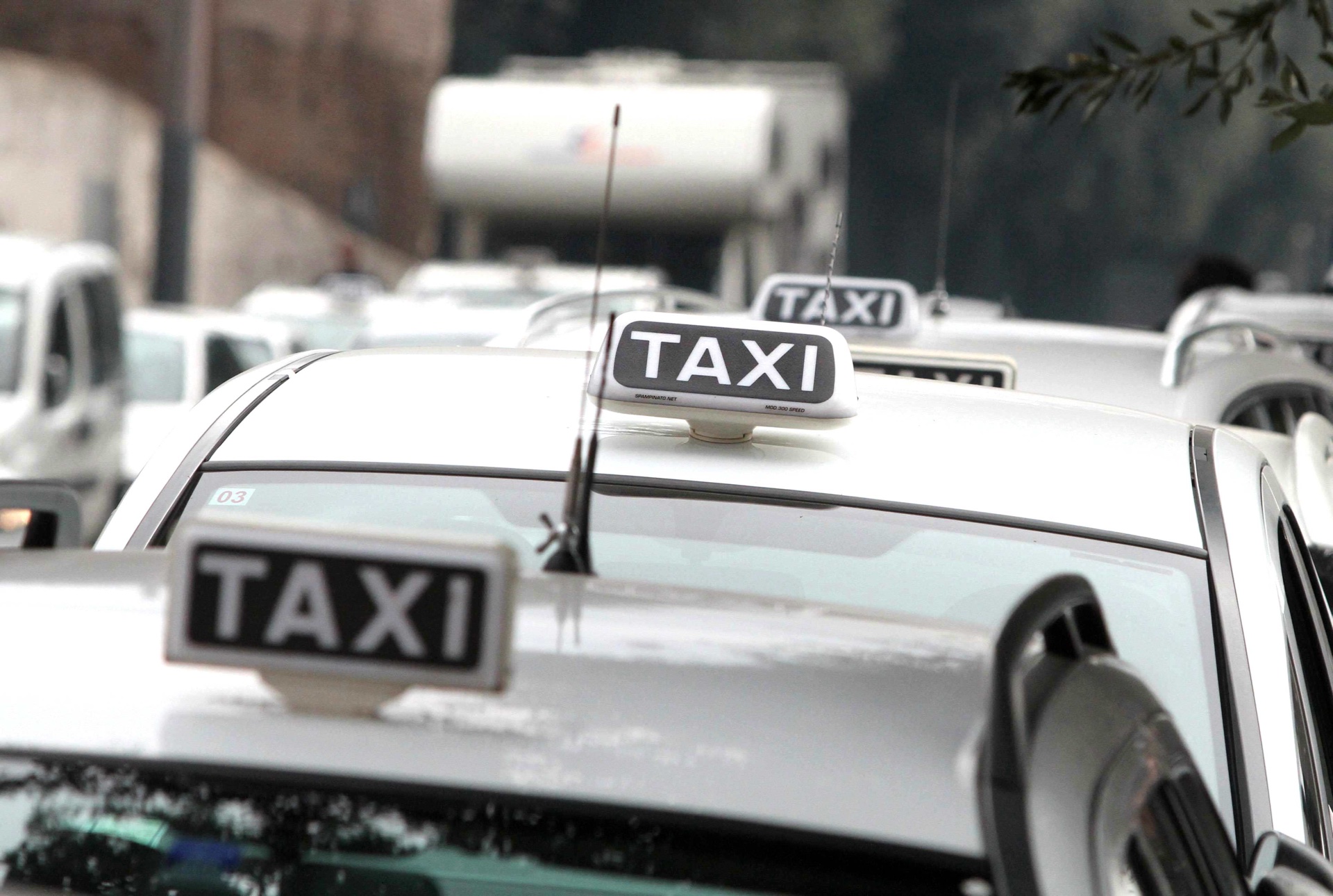 Taxi, Uiltrasporti: La Calabria non &egrave; in vendita. Il servizio pubblico taxi merita rispetto