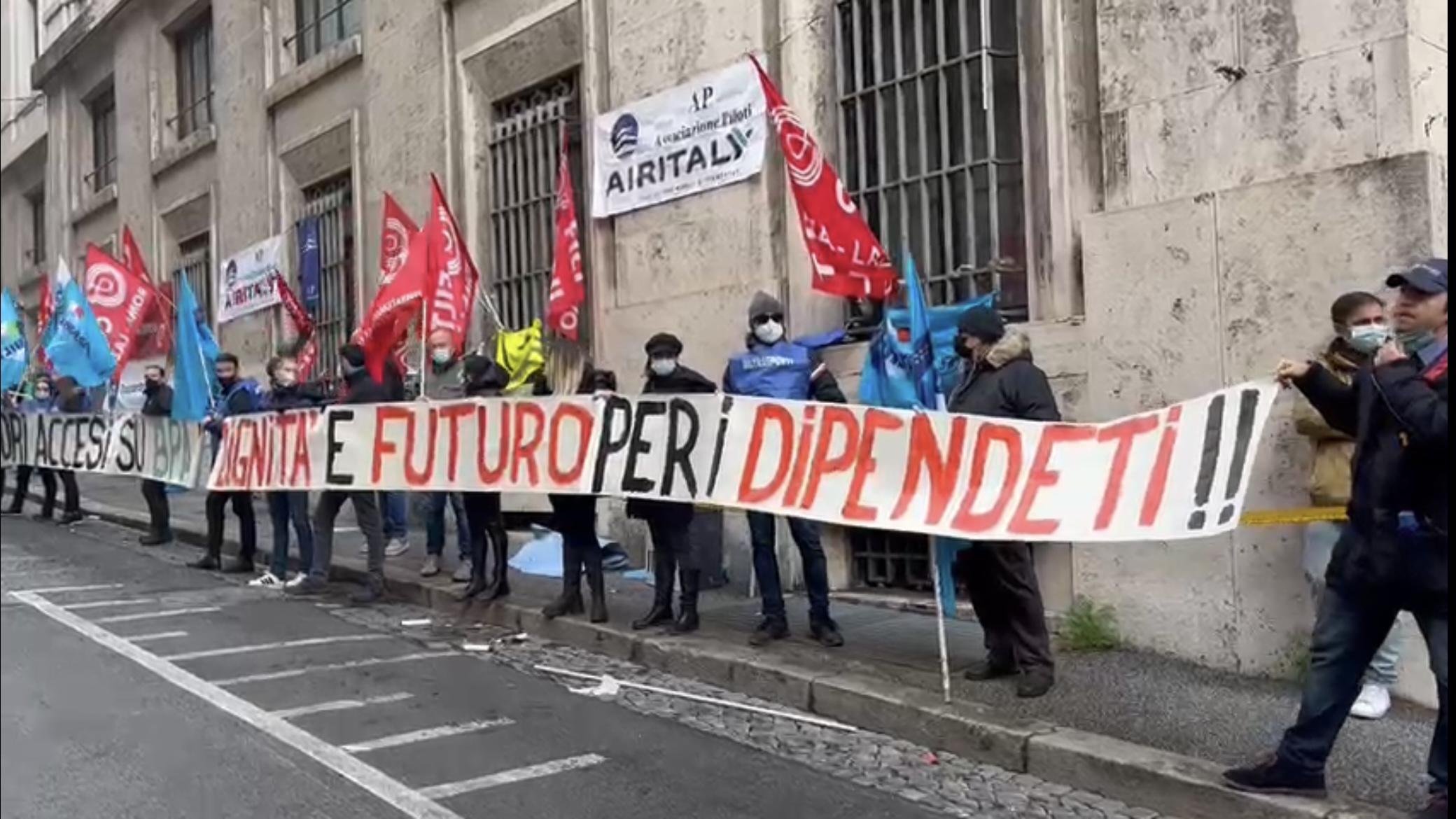 Air Italy: Sindacati, compagnia intende avviare già oggi licenziamenti. E’ inaccettabile