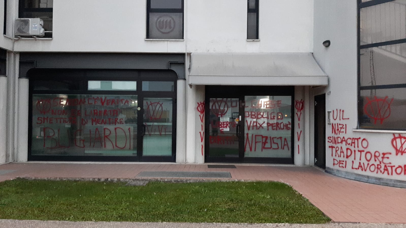 Attacco no vax a sede Uil Vicenza. Tarlazzi: continuiamo a portare avanti con convinzione i nostri valori