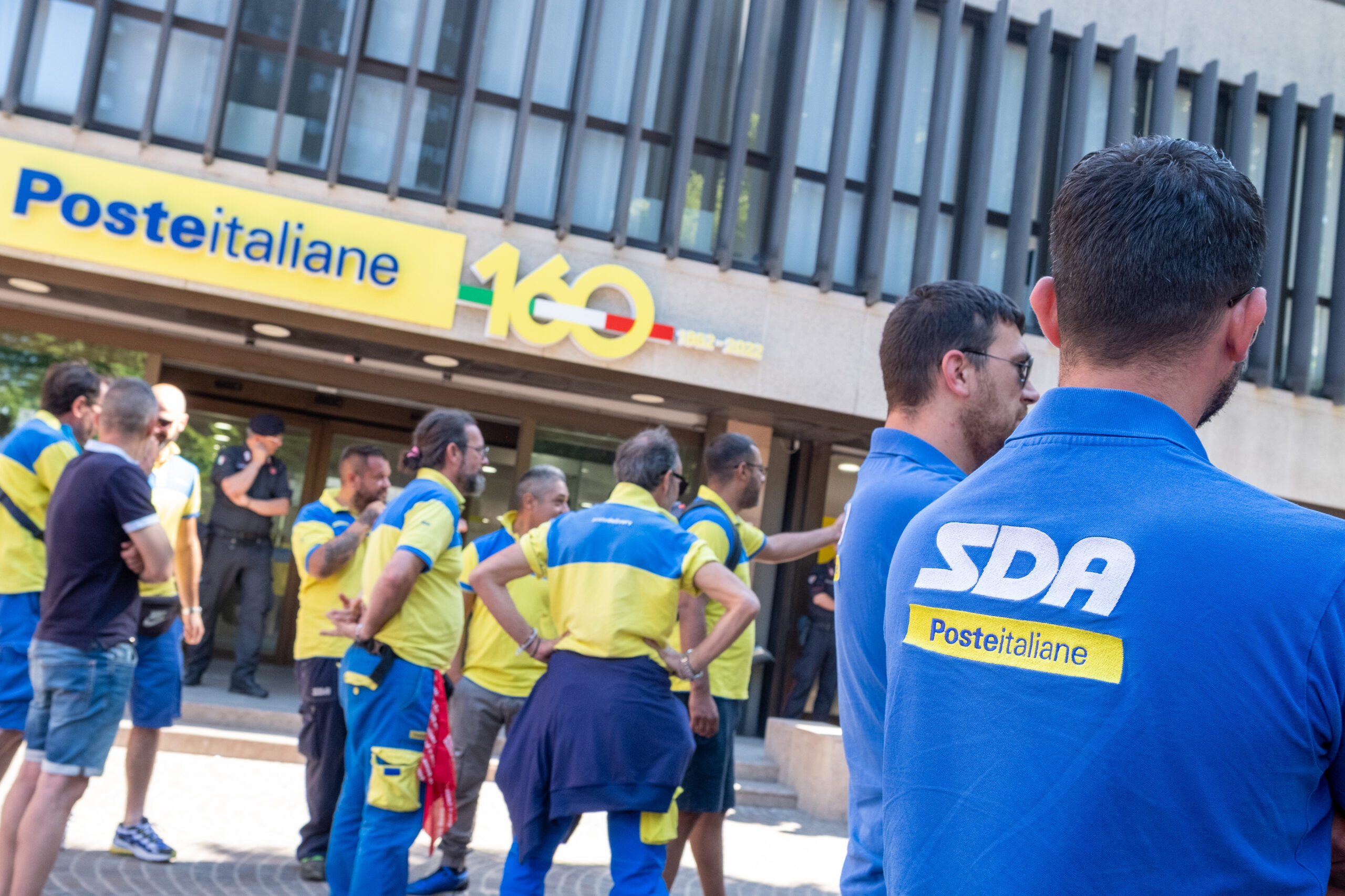 Lavoro: Sindacati, domani sciopero corrieri Sda con presidi davanti uffici postali
