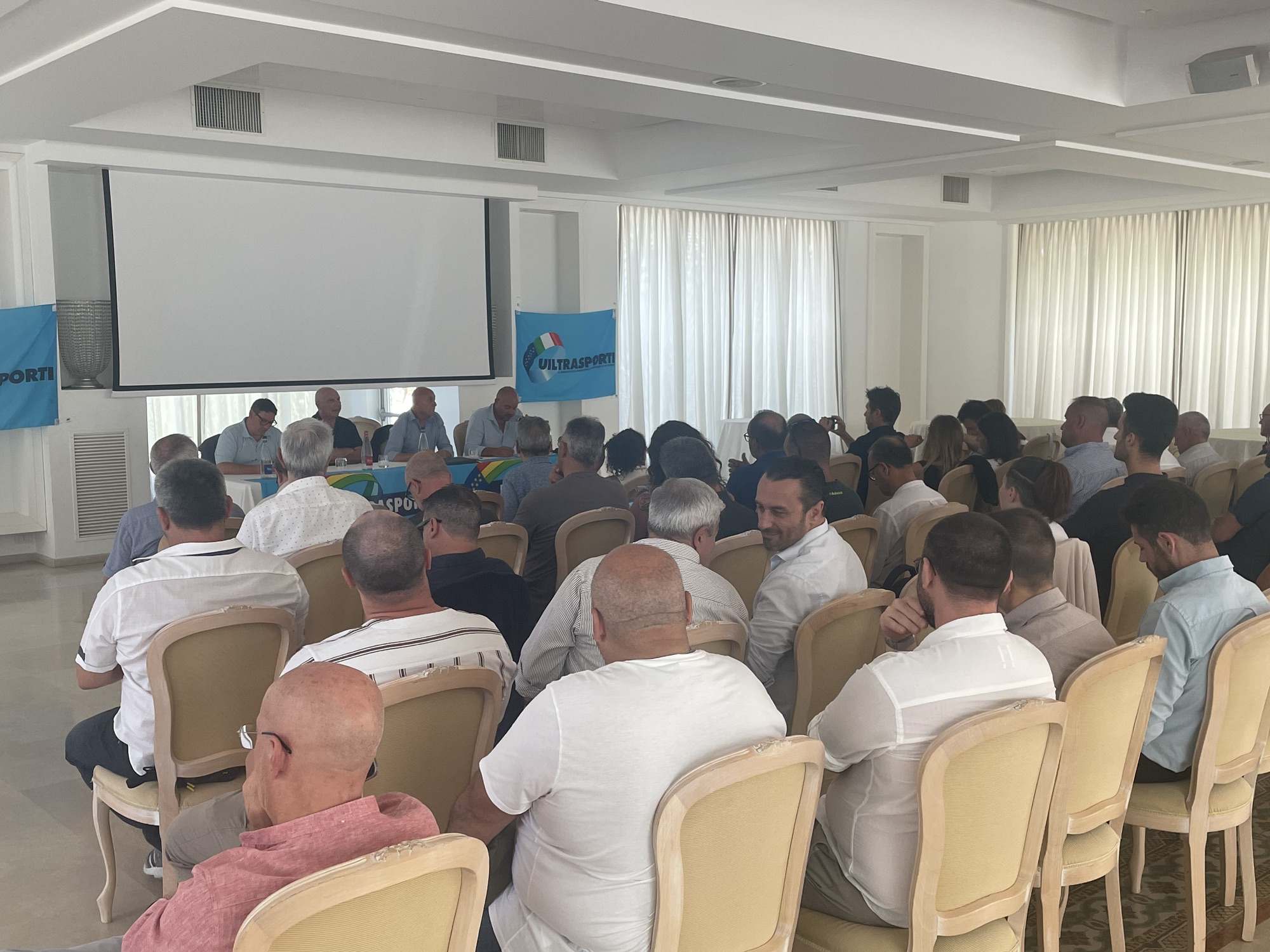 Uiltrasporti Puglia, oggi a Bari il Consiglio Regionale. Verzari: ci attendono grandi sfide nei prossimi mesi per la tutela del lavoro e il rilancio dei trasporti