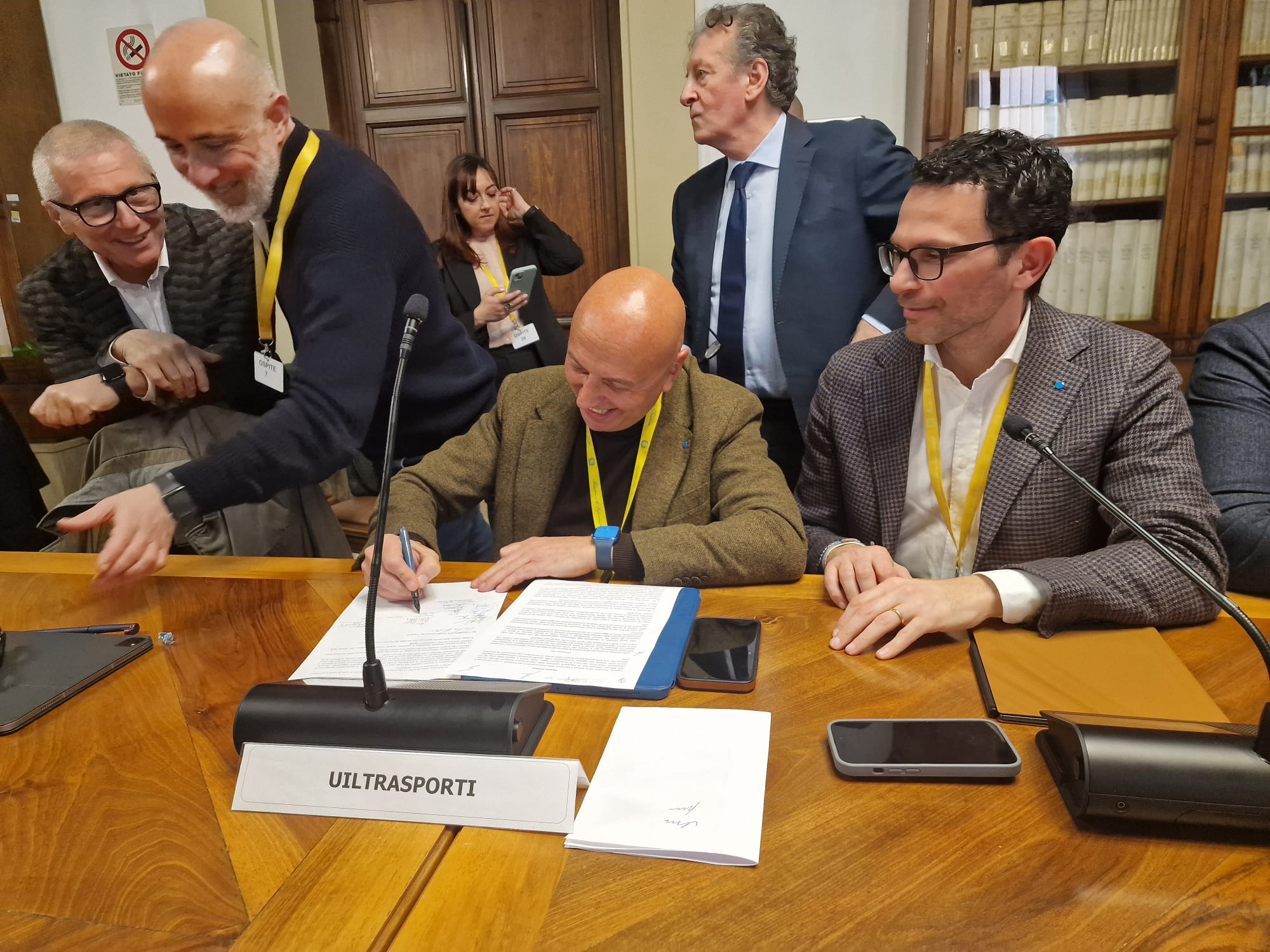 Sindacati, sottoscritto accordo al Mit per rinnovo ccnl Tpl e revocato sciopero 1-04