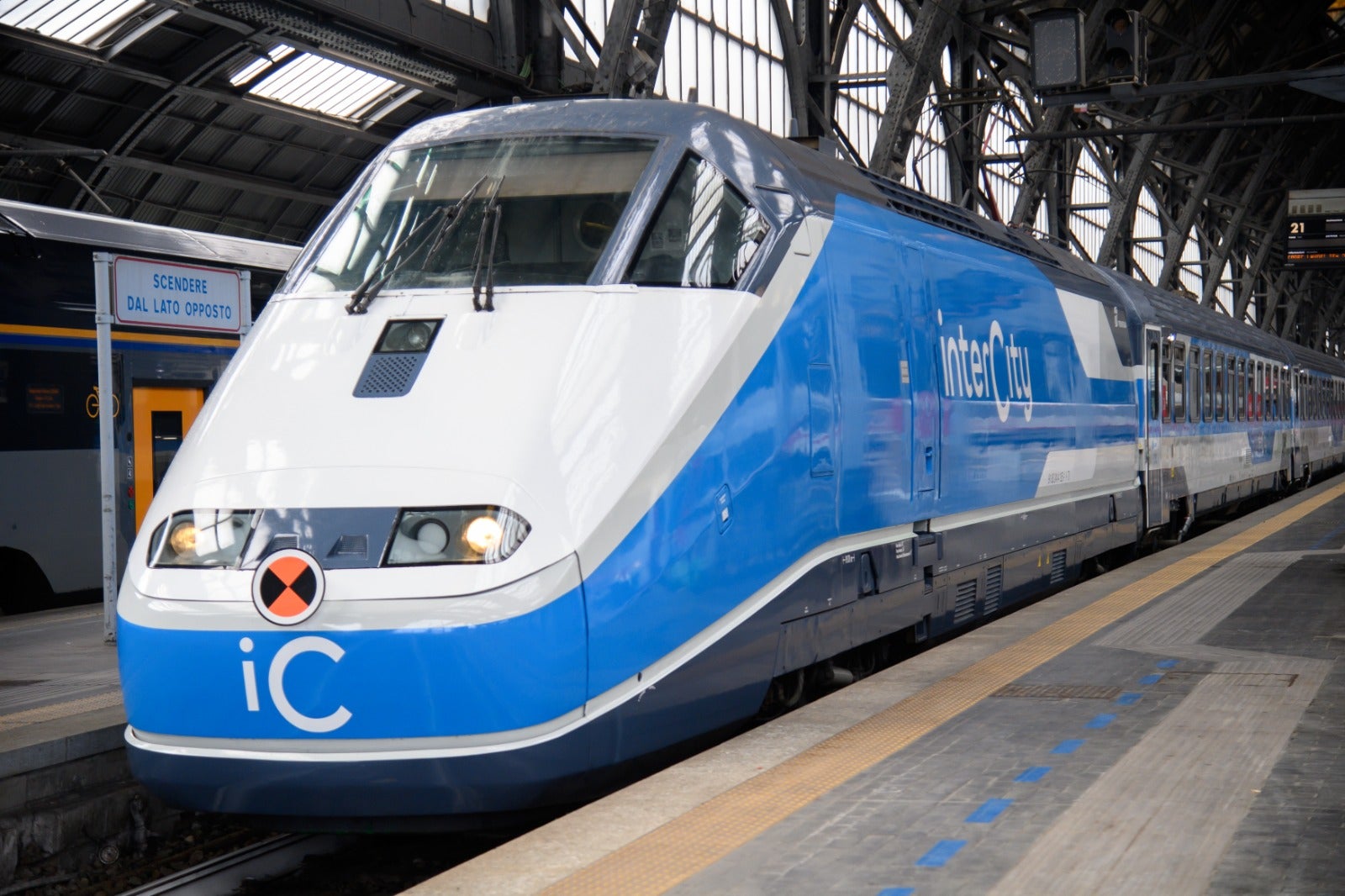 Sindacati: Mit avvii confronto su affidamento servizi ferroviari intercity e regionali