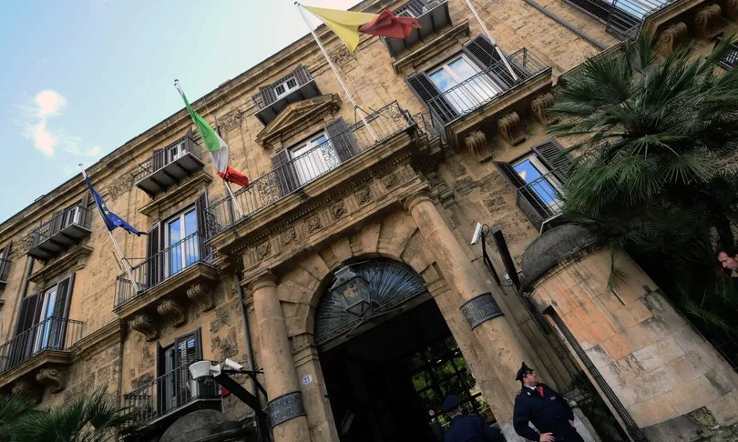 Crisi trasporti in Sicilia: AST e Caronte & Tourist nel baratro. Filt-Cgil, Fit-Cisl e Uiltrasporti: “Regione inadempiente, stipendi e servizi a rischio. Possibile immediata mobilitazione”